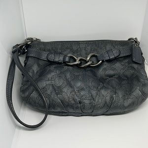 Coach Brooke Op Art ebony diver dark gray with chain decor wristlet